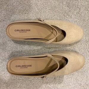Slip on mule shoes in nude size 8